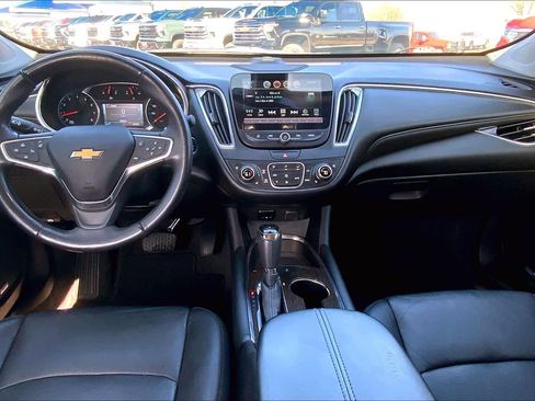 Used 2018 Chevrolet Malibu Premier w/ Premier Sun and Wheel Package image 16