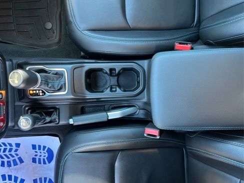 Used 2022 Jeep Wrangler Unlimited Rubicon 4xe w/ Dual Top Group image 16