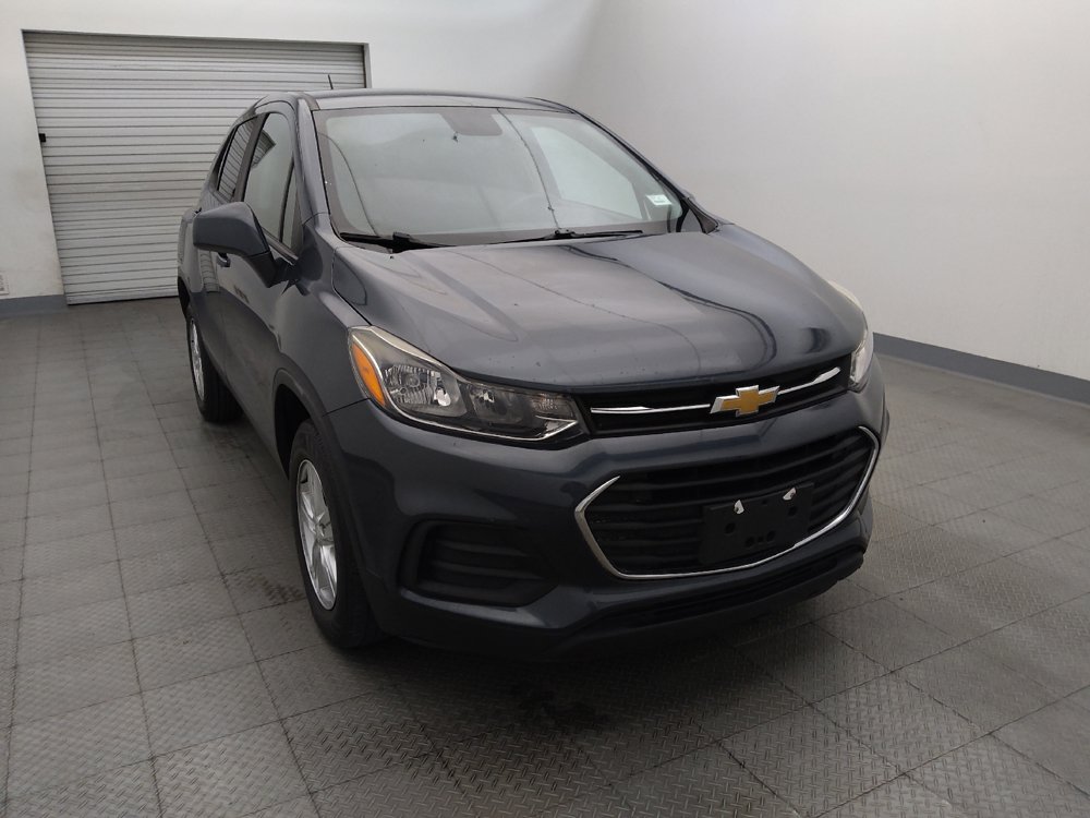 Used 2021 Chevrolet Trax LS w/ Tint and Cruise Package AWD/4WD image 14