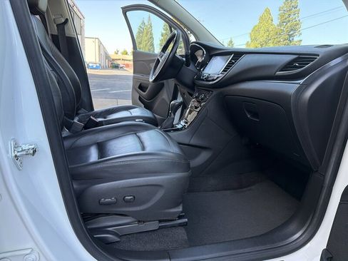 Used 2018 Buick Encore Essence image 37