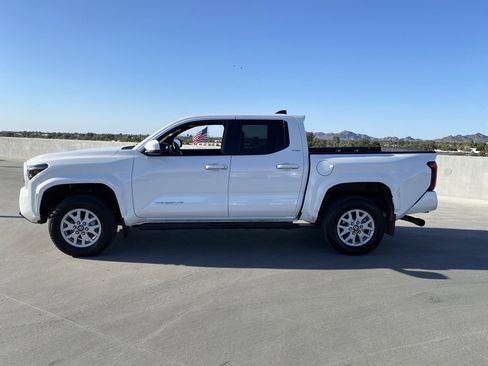 Used 2024 Toyota Tacoma SR5 image 4