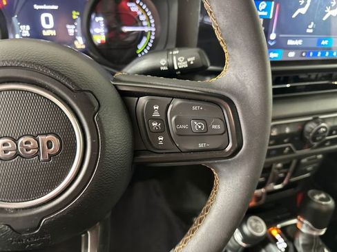 Used 2024 Jeep Wrangler Unlimited image 16