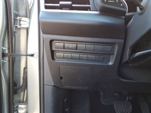 Used 2025 Mitsubishi Outlander ES image 17