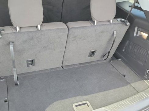 Certified 2023 Ford Explorer XLT RWD image 9
