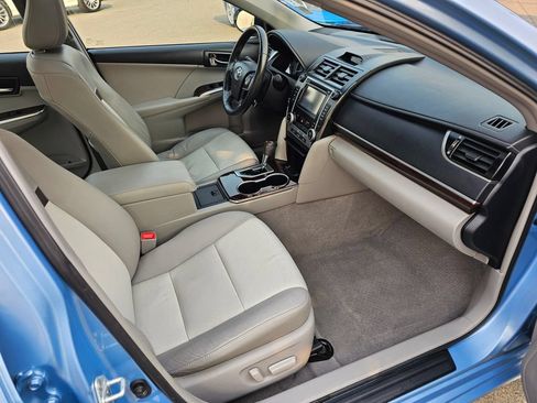 Used 2012 Toyota Camry XLE w/ Leather Pkg FWD image 12