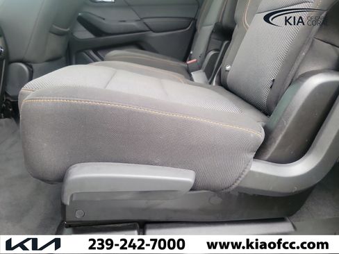 Used 2019 Chevrolet Traverse LT FWD image 14