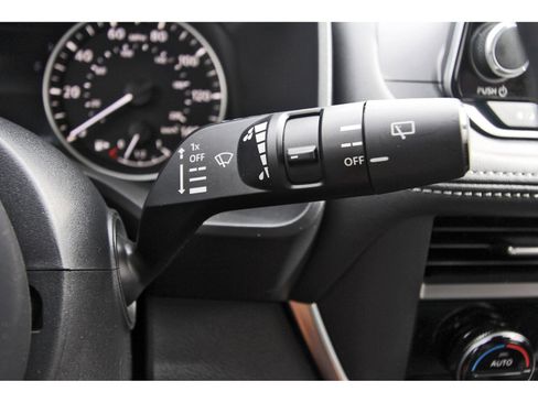 Certified 2023 Nissan Rogue SV FWD image 22