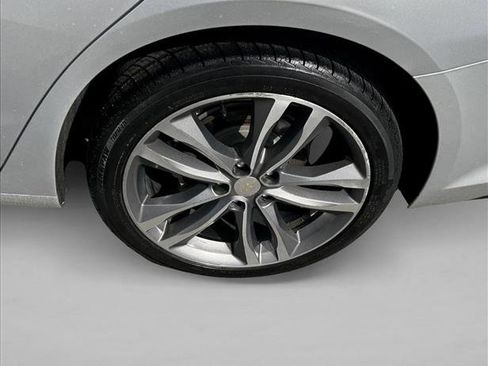 Used 2020 Chevrolet Malibu LT FWD image 9