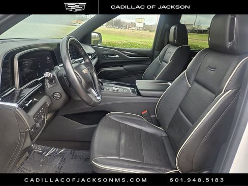 Certified 2024 Cadillac Escalade Sport image 9