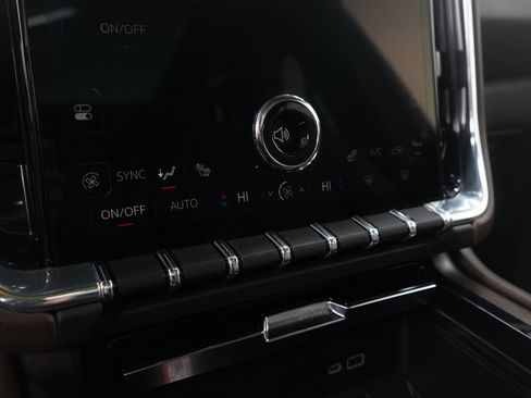 Used 2025 GMC Yukon XL Denali Ultimate w/ LPO, Floor Liner Package image 23