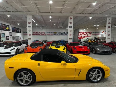 Used 2005 Chevrolet Corvette Convertible w/ Preferred Equipment Group RWD image 6