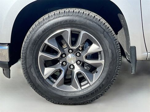 Used 2020 Chevrolet Silverado 1500 LT w/ Texas Edition image 30