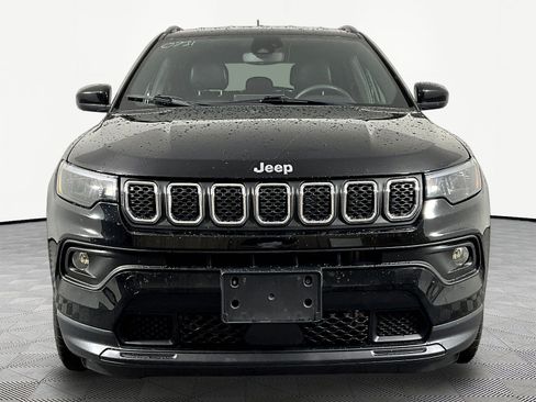 Used 2024 Jeep Compass Latitude w/ Altitude Special Edition AWD/4WD image 2