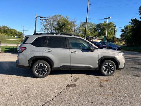 Certified 2025 Subaru Forester Premium image 7