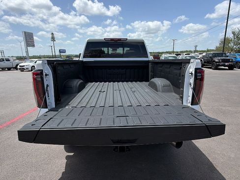 Used 2025 GMC Sierra 2500 AT4 w/ AT4 Premium Plus Package AWD/4WD image 27