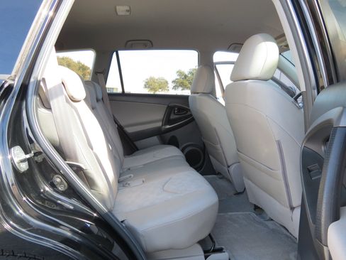 Used 2010 Toyota RAV4 2WD image 26