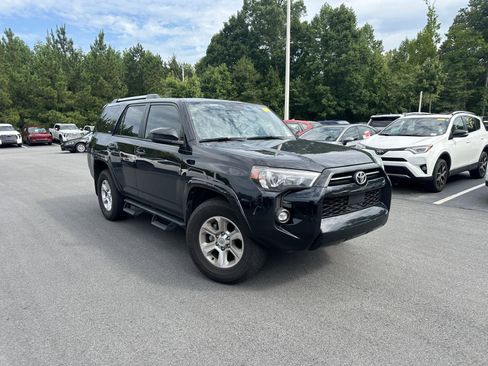 Used 2024 Toyota 4Runner SR5 RWD image 4