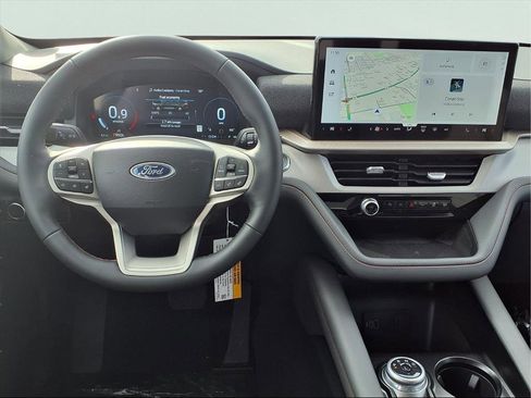 New 2026 Ford Explorer Active image 4