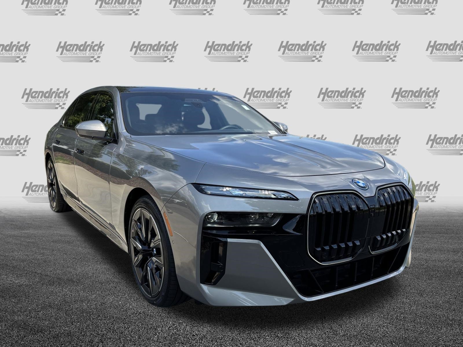 Certified 2025 BMW 750e xDrive w/ Executive Package AWD/4WD image 2