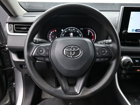 Used 2025 Toyota RAV4 XLE image 6