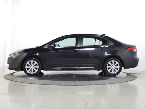 Used 2022 Toyota Corolla LE FWD image 4