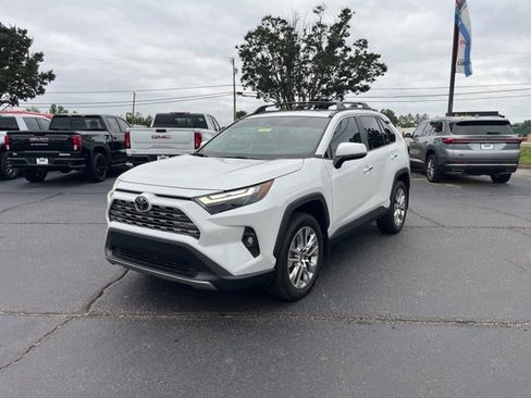 Used 2025 Toyota RAV4 Limited FWD image 37