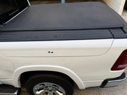 Used 2019 RAM 1500 Laramie AWD/4WD image 33