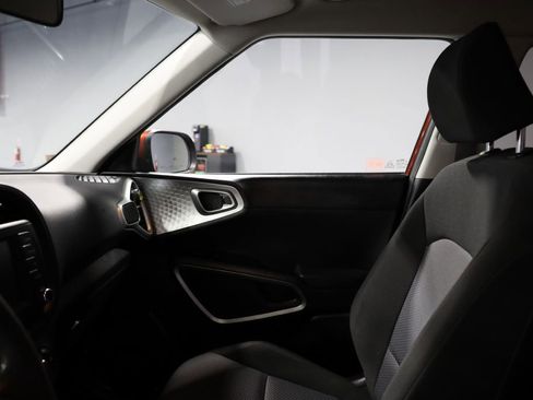 Used 2021 Kia Soul LX image 14