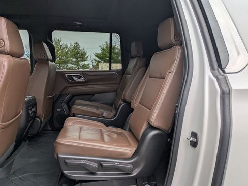 Used 2023 Chevrolet Suburban High Country w/ LPO, Illumination Package image 10