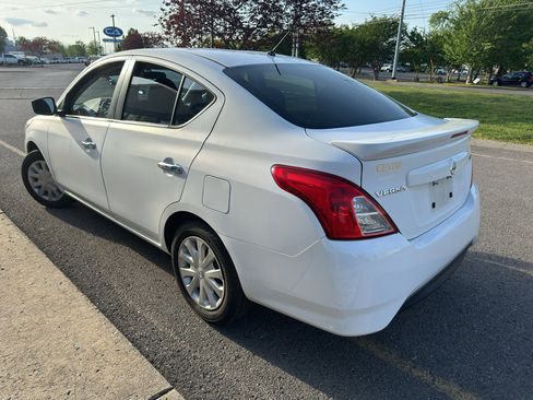 Used 2017 Nissan Versa SV image 7