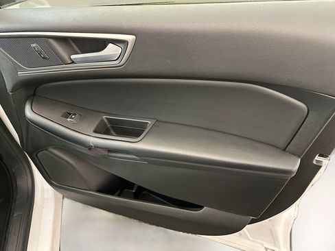 Used 2024 Ford Edge SEL image 33