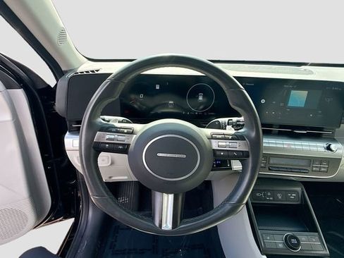Certified 2025 Hyundai Kona SEL FWD image 11