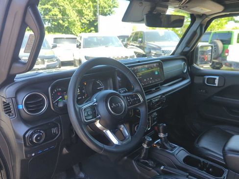 Used 2024 Jeep Wrangler High Altitude AWD/4WD image 12