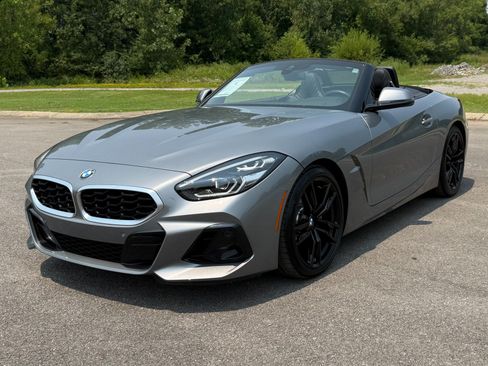 Used 2024 BMW Z4 sDrive30i w/ Convenience Package RWD image 2