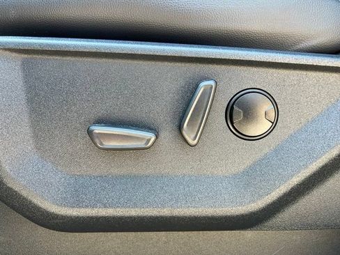 Used 2025 Ford F150 Lariat AWD/4WD image 25