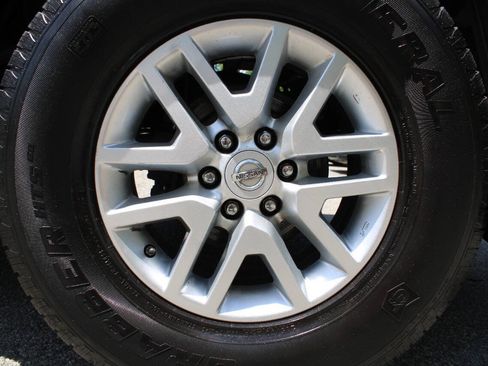 Used 2014 Nissan Frontier SV w/ SV Value Truck Package AWD/4WD image 21