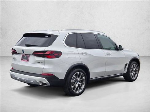 New 2026 BMW X5 xDrive40i image 2