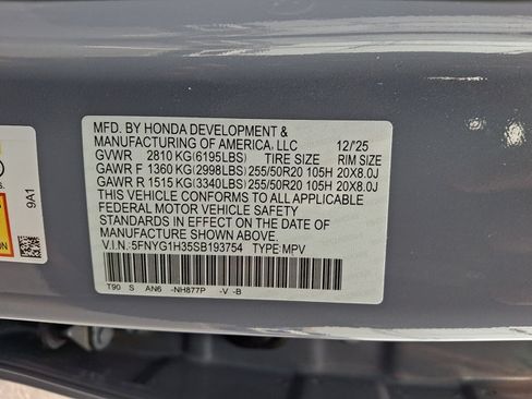 Certified 2025 Honda Pilot Sport image 28