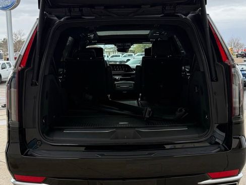 Used 2021 Cadillac Escalade Premium Luxury Platinum w/ Heavy-Duty Trailer Package AWD/4WD image 7