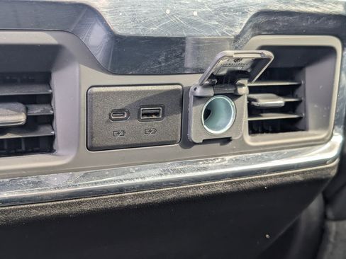 Used 2022 Chevrolet Silverado 1500 High Country image 40