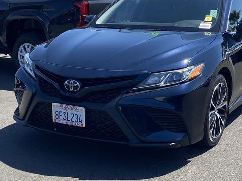 Used 2018 Toyota Camry SE FWD image 7