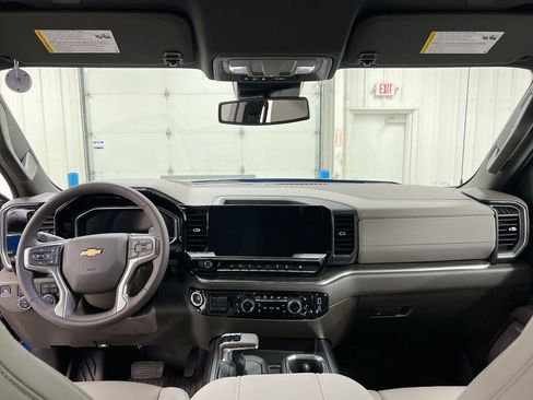 Used 2024 Chevrolet Silverado 1500 LTZ AWD/4WD image 10