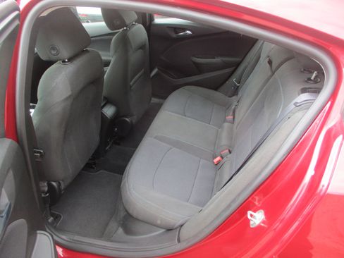 Used 2017 Chevrolet Cruze LT w/ Convenience Package image 10