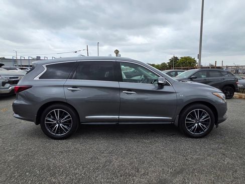 Used 2018 INFINITI QX60 FWD w/ Deluxe Technology Package image 8