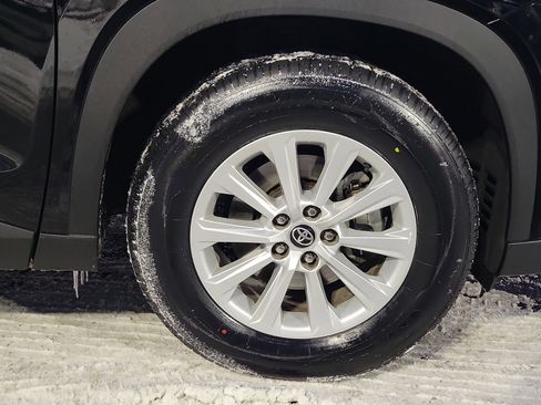 Certified 2024 Toyota Grand Highlander XLE image 6