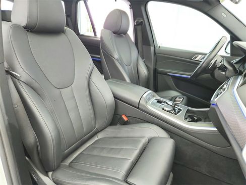 Used 2022 BMW X5 M50i image 31