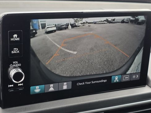 Certified 2025 Honda Pilot EX-L image 3