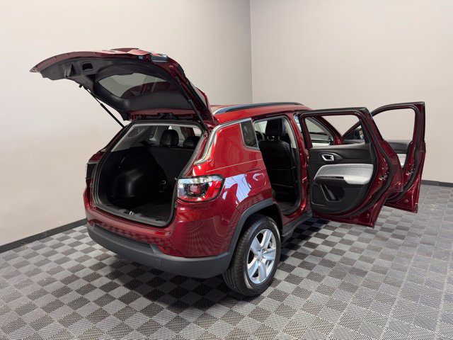 Used 2022 Jeep Compass Latitude AWD/4WD image 28