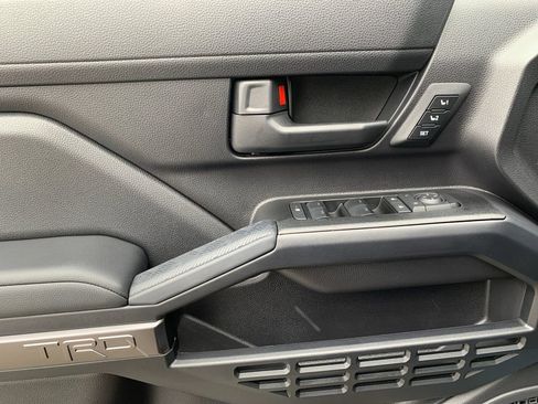 Used 2025 Toyota 4Runner TRD Sport Premium image 12