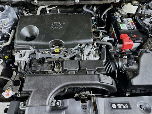 Used 2021 Toyota RAV4 XLE image 31